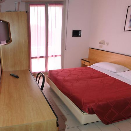 Hotel Levante Cervia Exterior photo