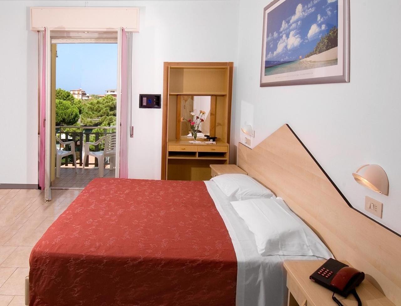 Hotel Levante Cervia Exterior photo