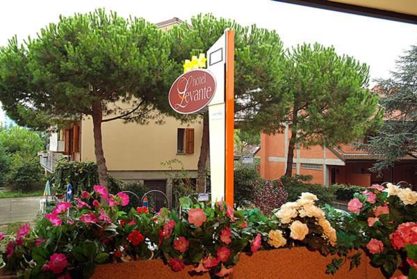 Hotel Levante Cervia Exterior photo