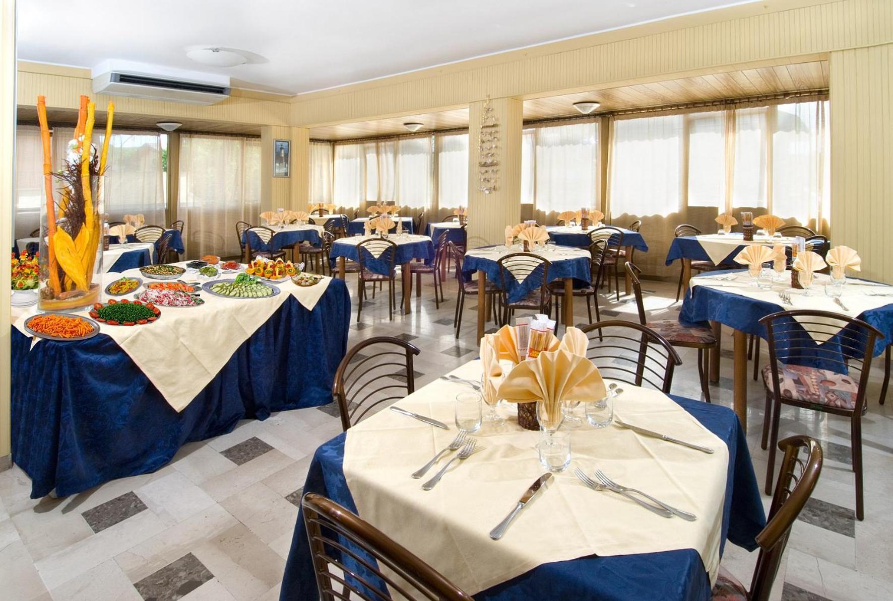 Hotel Levante Cervia Exterior photo