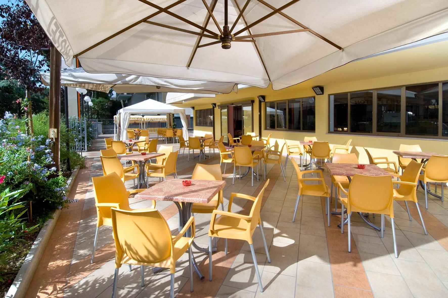 Hotel Levante Cervia Exterior photo