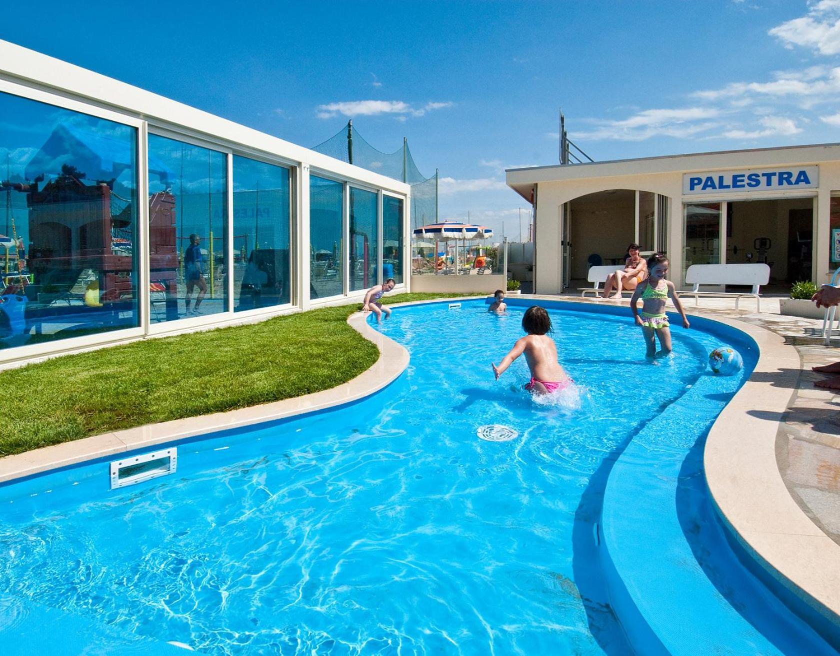 Hotel Levante Cervia Exterior photo