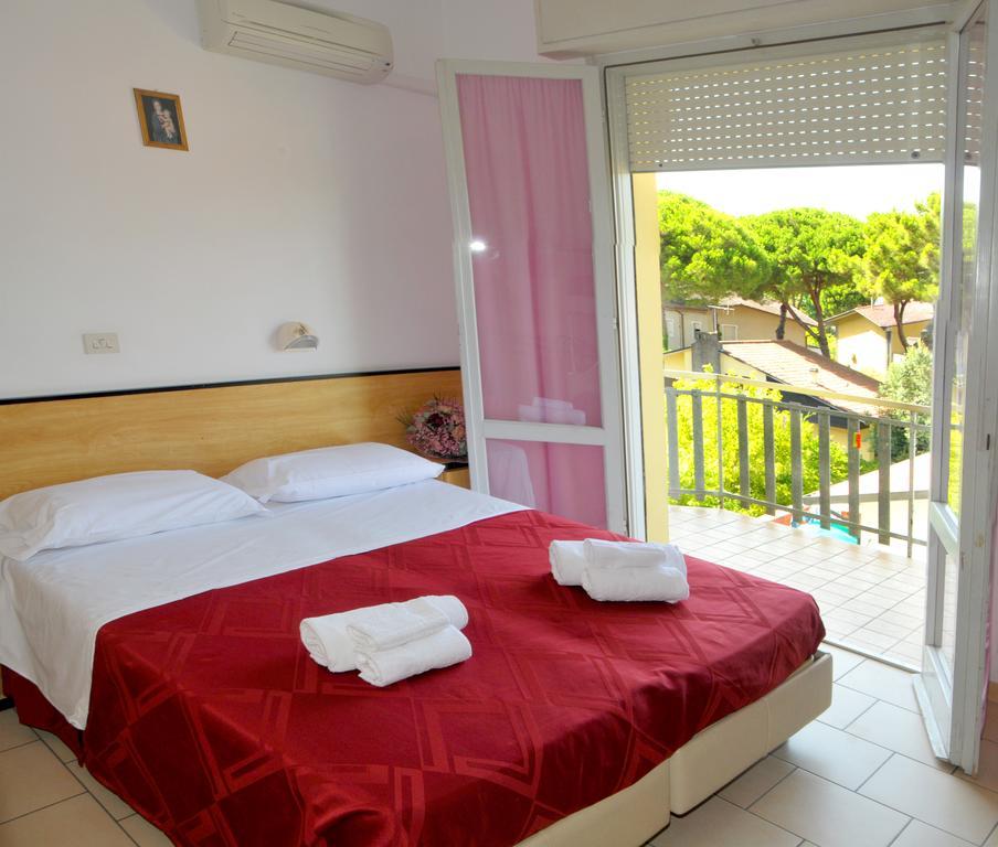 Hotel Levante Cervia Exterior photo