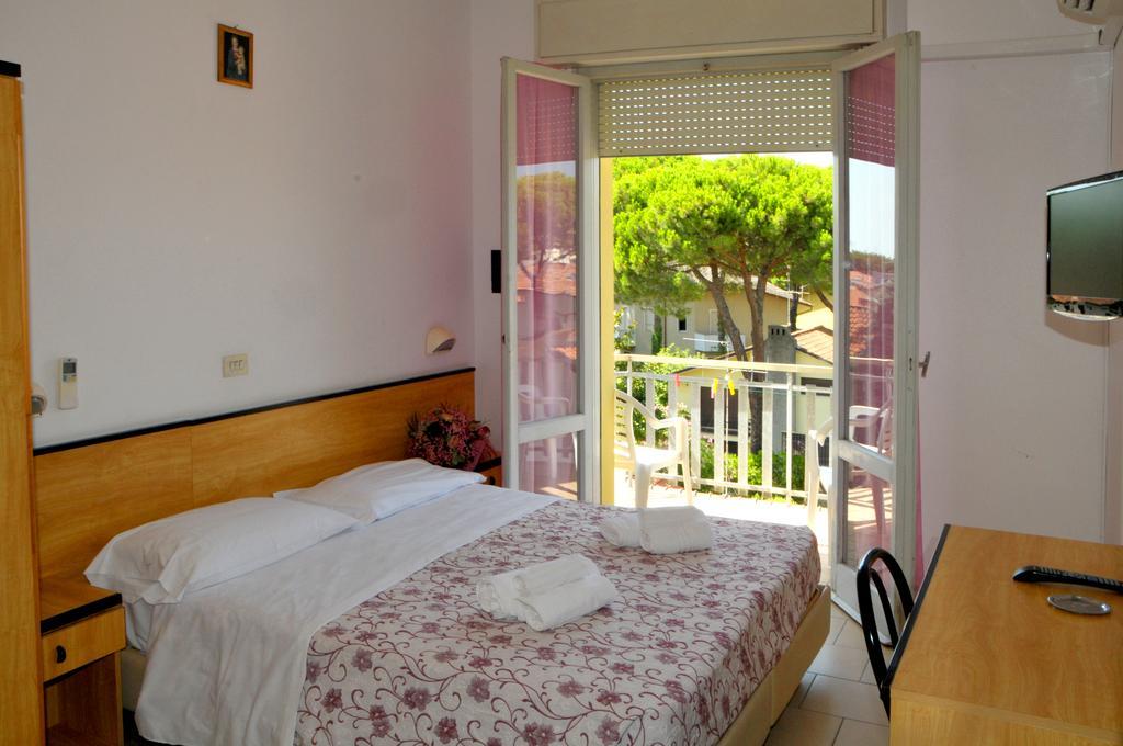 Hotel Levante Cervia Exterior photo
