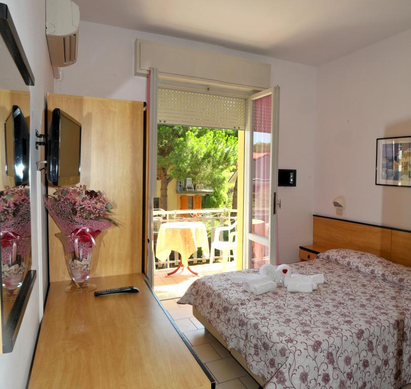 Hotel Levante Cervia Exterior photo