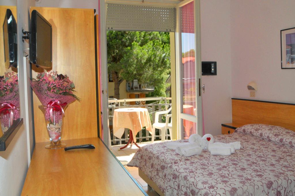 Hotel Levante Cervia Exterior photo