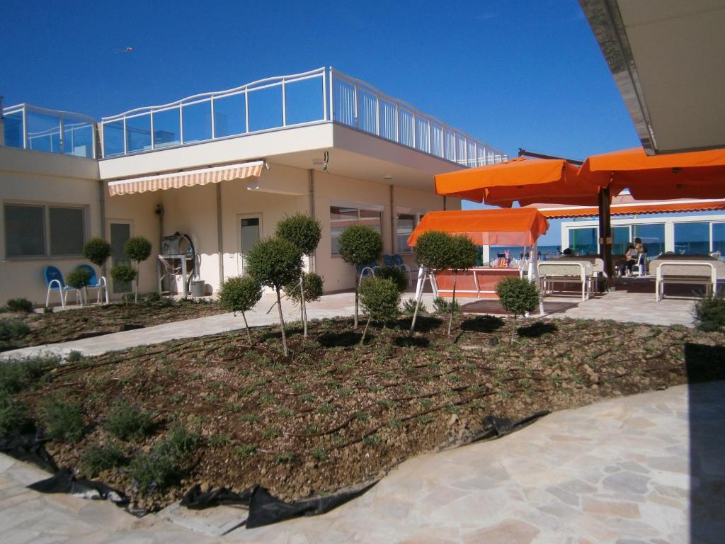 Hotel Levante Cervia Exterior photo
